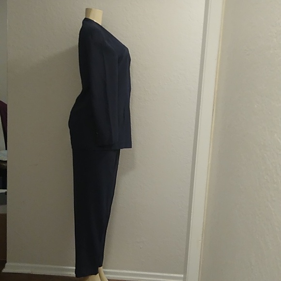Giorgio Armani 42 10 Women's Navy Blue Pants Jacket Suit -- Final Price - Picture 3 of 16